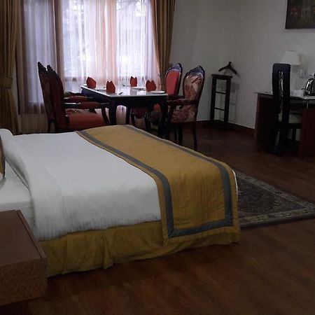 Hotel Southgate Shimla Zewnętrze zdjęcie