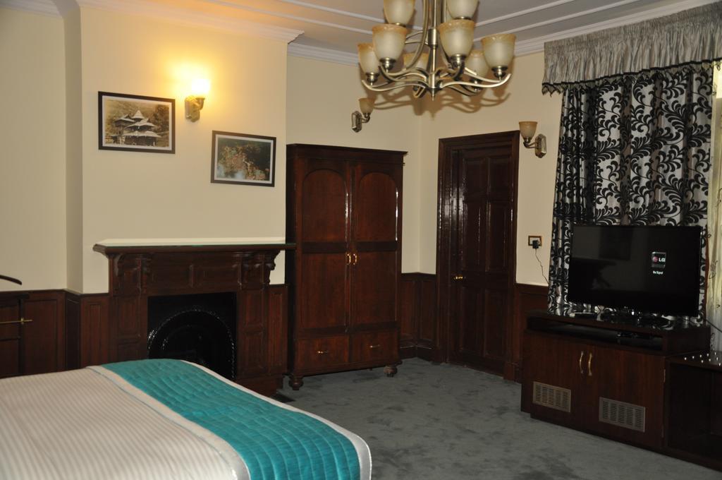 Hotel Southgate Shimla Zewnętrze zdjęcie
