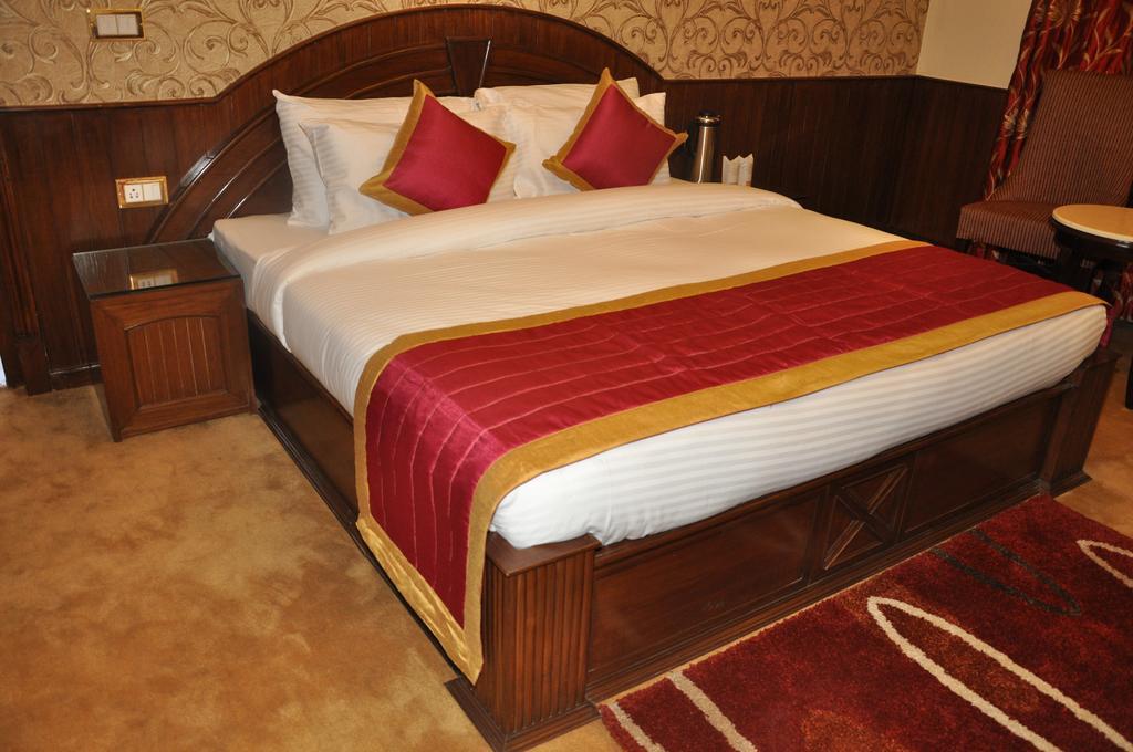 Hotel Southgate Shimla Zewnętrze zdjęcie