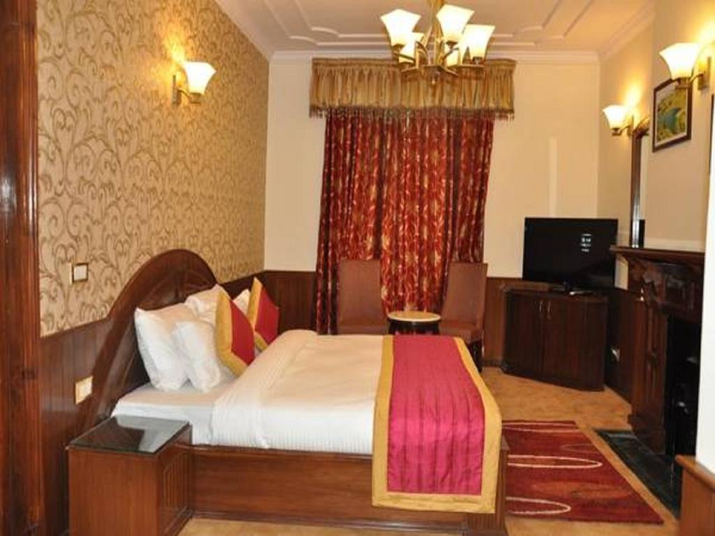 Hotel Southgate Shimla Zewnętrze zdjęcie